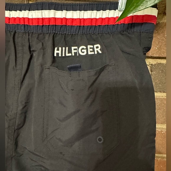 🏖️ Excellent condition  Black Tommy Hilfiger Swim trunk - Picture 4 of 10